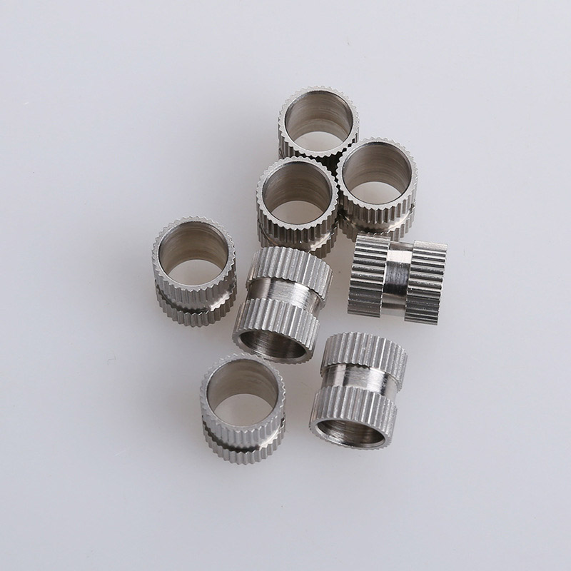 Двонасочна навртка за вметнување